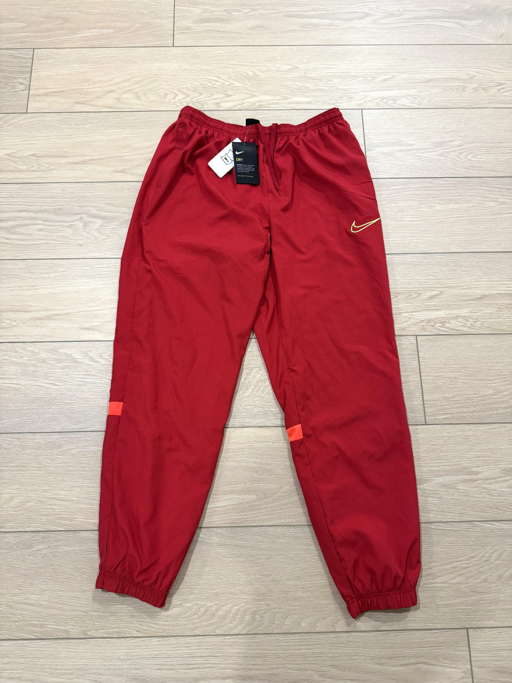 Nike Dri-Fit Woven Soccer Pants Mens Size Large Red Mesh Inner Vents CW6128 687